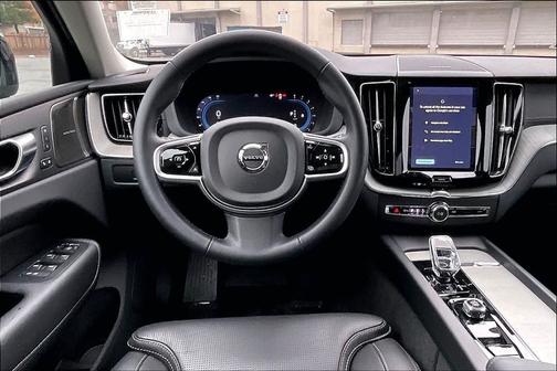 2025 Volvo XC60 B5 Ultra