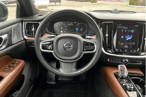 2022 Volvo S60 Recharge Plug-In Hybrid T8 Inscription