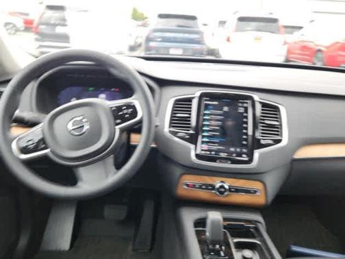 2024 Volvo XC90 Recharge Plug-In Hybrid T8 Plus Bright Theme 7-Seater
