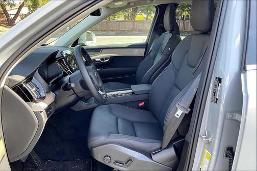 2025 Volvo XC90 Plug-In Hybrid T8 Core 7-Seater