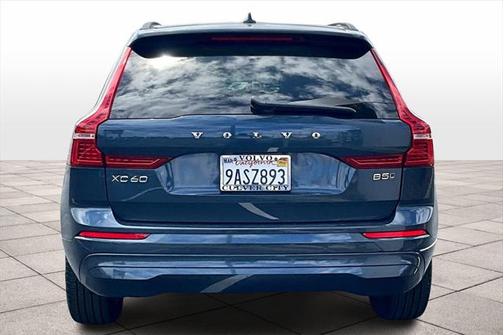 2022 Volvo XC60 Momentum