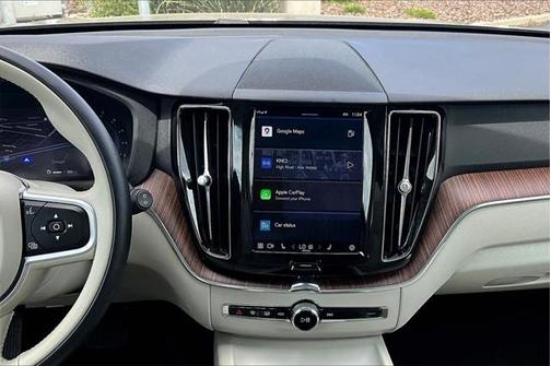 2022 Volvo XC60 Momentum