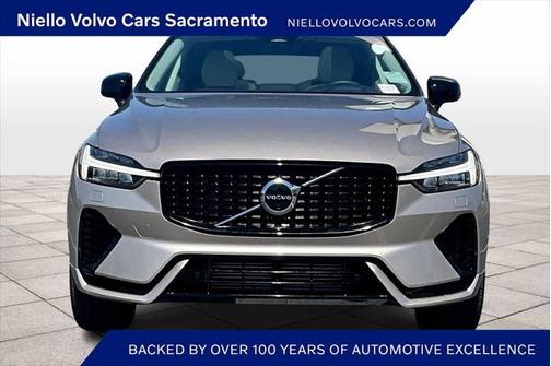 2025 Volvo XC60 Plug-In Hybrid T8 Plus