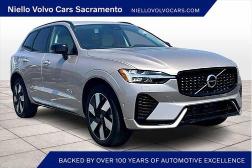 2025 Volvo XC60 Plug-In Hybrid T8 Plus