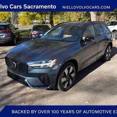 2024 Volvo XC60 Recharge Plug-In Hybrid T8 Ultimate Dark Theme