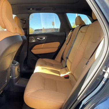 2024 Volvo XC60 Recharge Plug-In Hybrid T8 Ultimate Dark Theme