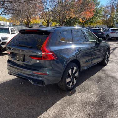2024 Volvo XC60 Recharge Plug-In Hybrid T8 Ultimate Dark Theme