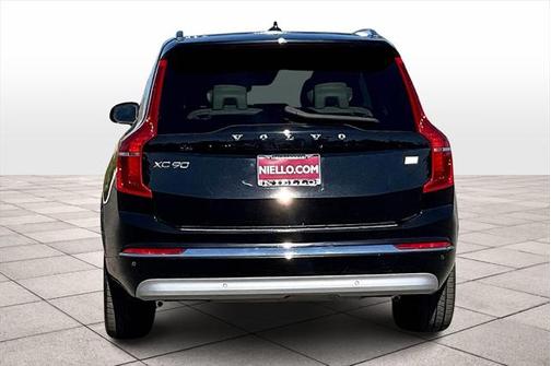 2022 Volvo XC90 Recharge Plug-In Hybrid T8 Inscription 6 Passenger