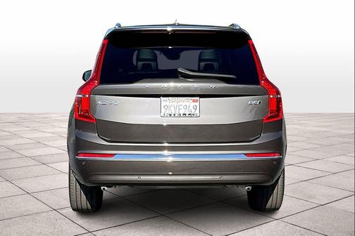 2023 Volvo XC90 B5 Plus