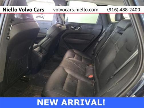 2021 Volvo XC60 T6 Momentum