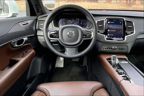 2023 Volvo XC90 Recharge Plug-In Hybrid T8 Ultimate Bright Theme 7-Seater