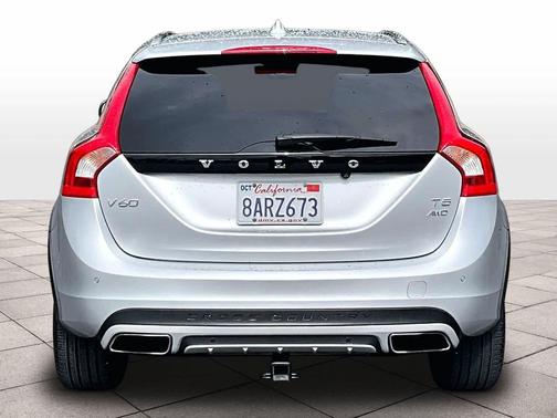 2016 Volvo V60 Cross Country T5