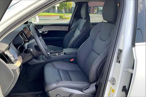 2025 Volvo XC90 B6 Plus 7-Seater