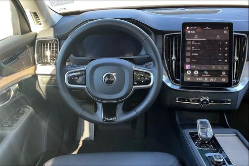 2025 Volvo XC90 B6 Plus 7-Seater