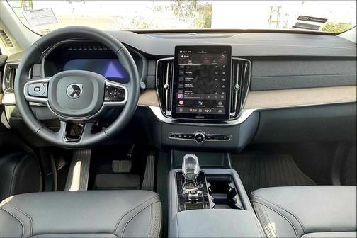 2025 Volvo XC90 B6 Plus 7-Seater