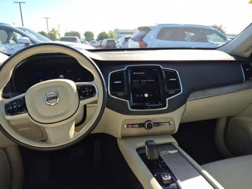 2024 Volvo XC90 Recharge Plug-In Hybrid T8 Plus Bright Theme 7-Seater