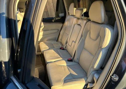 2022 Volvo XC90 T6 Inscription