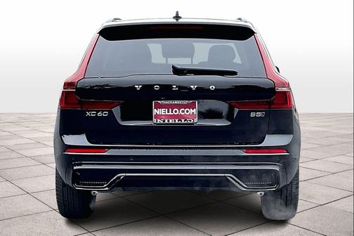 2026 Volvo XC60 B5 Ultra