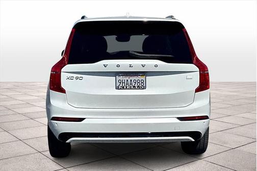 2023 Volvo XC90 Recharge Plug-In Hybrid T8 Ultimate Dark Theme 7-Seater