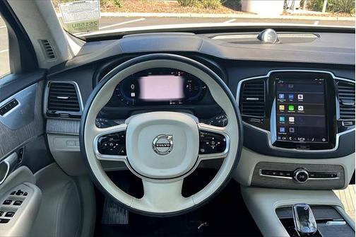 2023 Volvo XC90 Recharge Plug-In Hybrid T8 Ultimate Dark Theme 7-Seater