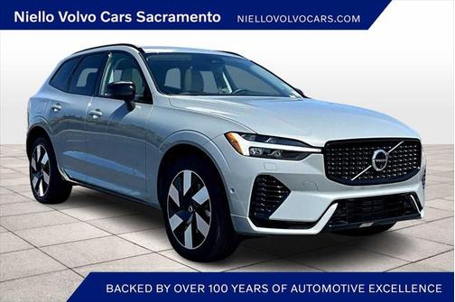 2025 Volvo XC60 Plug-In Hybrid T8 Plus