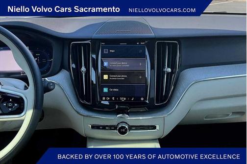 2025 Volvo XC60 Plug-In Hybrid T8 Plus