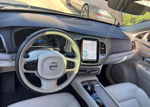 2024 Volvo XC90 Recharge Plug-In Hybrid T8 Plus Bright Theme 7-Seater