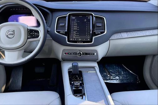 2024 Volvo XC90 Recharge Plug-In Hybrid T8 Plus Bright Theme 7-Seater
