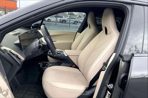 2025 BMW iX xDrive50