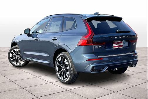 2026 Volvo XC60 B5 Plus