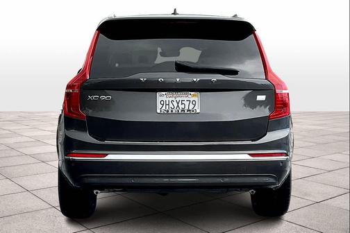 2023 Volvo XC90 Recharge Plug-In Hybrid T8 Plus 6-Seater