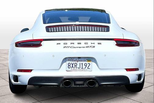 2017 Porsche 911 Carrera GTS