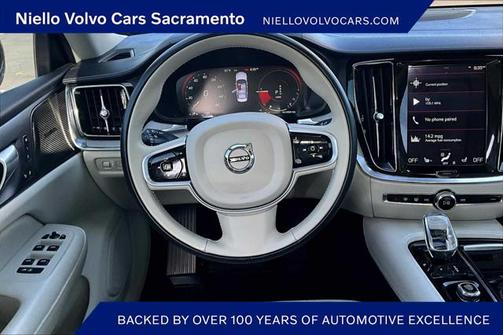 2022 Volvo S60 Recharge Plug-In Hybrid T8 Inscription