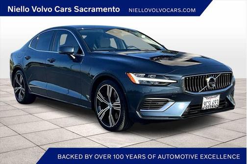 2022 Volvo S60 Recharge Plug-In Hybrid T8 Inscription