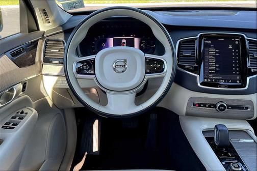 2023 Volvo XC90 Recharge Plug-In Hybrid T8 Plus Bright Theme 7-Seater