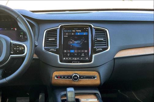 2023 Volvo XC90 Recharge Plug-In Hybrid T8 Plus 6-Seater