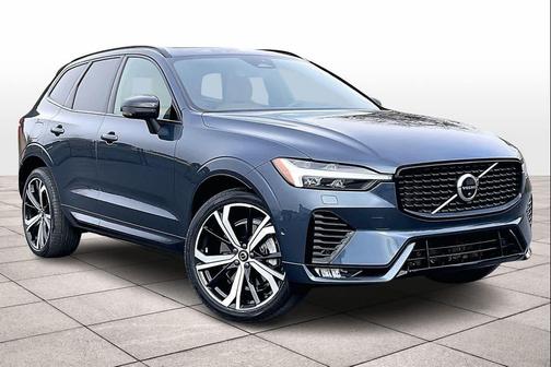 2023 Volvo XC60 B5 Ultimate Dark Theme