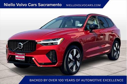 2024 Volvo XC60 Recharge Plug-In Hybrid T8 Plus Dark Theme