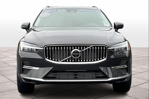 2023 Volvo XC60 Recharge Plug-In Hybrid T8 Ultimate Bright Theme