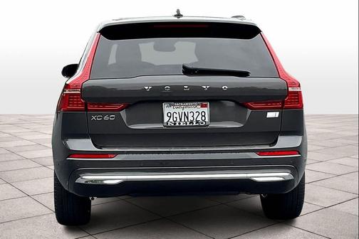 2023 Volvo XC60 Recharge Plug-In Hybrid T8 Ultimate Bright Theme