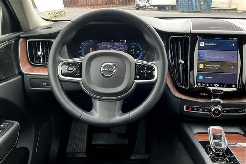 2023 Volvo XC60 Recharge Plug-In Hybrid T8 Ultimate Bright Theme