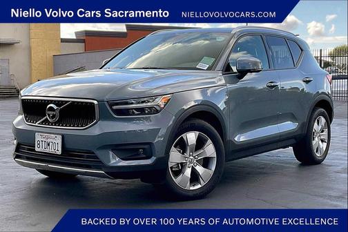 2021 Volvo XC40 T5 Momentum