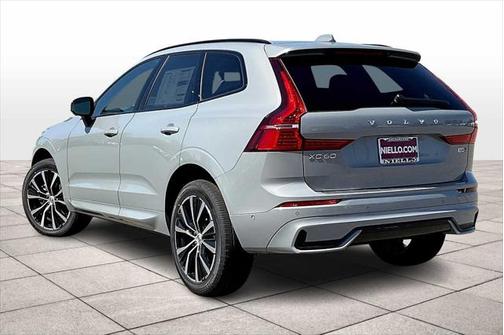 2025 Volvo XC60 Plus