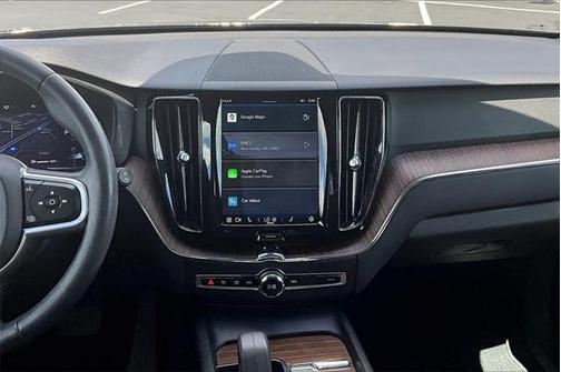 2022 Volvo XC60 Momentum