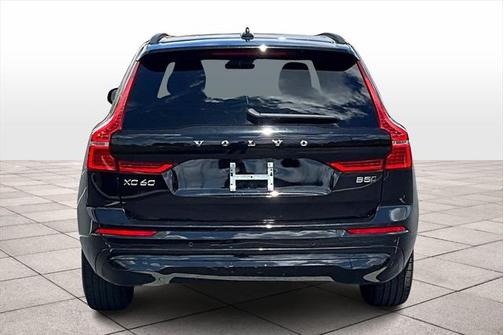 2022 Volvo XC60 Momentum