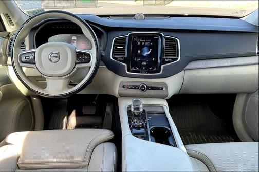 2022 Volvo XC90 Recharge Plug-In Hybrid T8 Inscription 7 Passenger