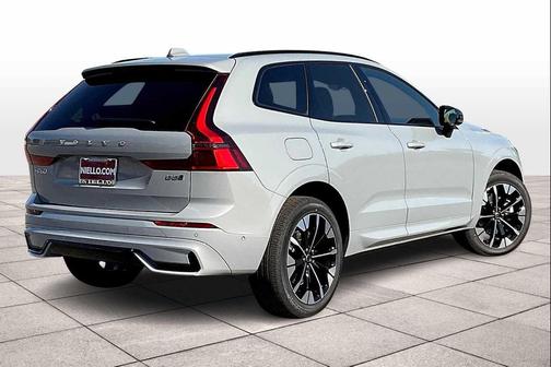2026 Volvo XC60 B5 Plus