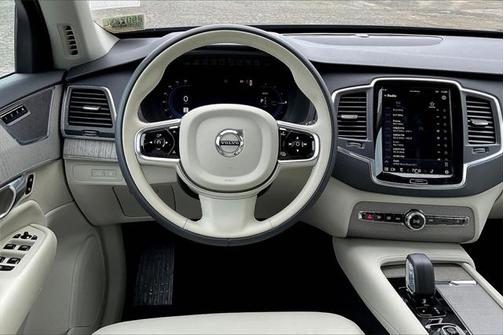 2025 Volvo XC90 Plug-In Hybrid T8 Core 7-Seater
