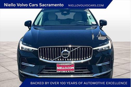 2022 Volvo XC60 Recharge Plug-In Hybrid T8 Inscription Expression