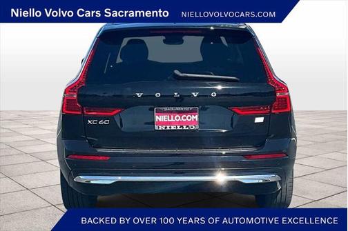 2022 Volvo XC60 Recharge Plug-In Hybrid T8 Inscription Expression